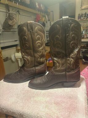 Naccona bull hide mens size 9.5 boot
